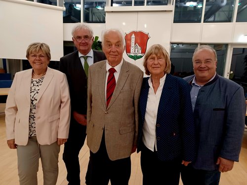 Bild mit v. l. n. r. Martina Bauer, Norbert Brunner, Paul Reisbacher, Renate Reisbacher, Paulus Metz